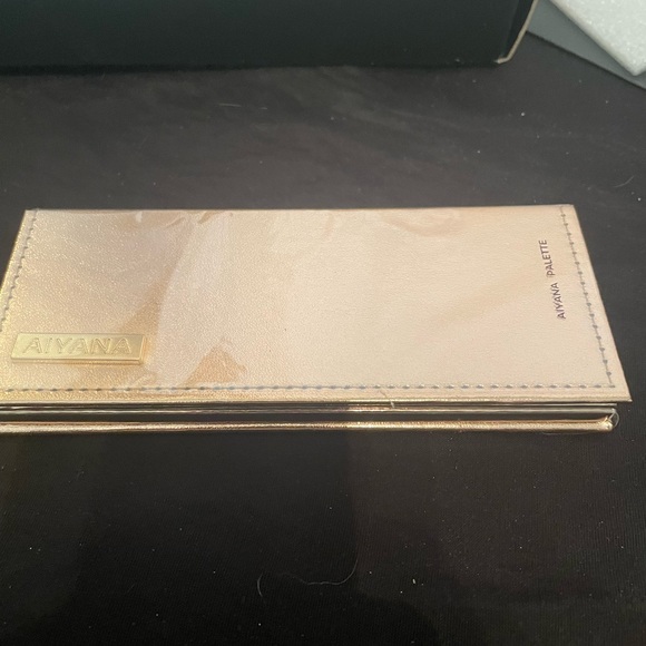 Adept Aiyana Discontinued NIB Contour & Highlighter Palette - Picture 2 of 4